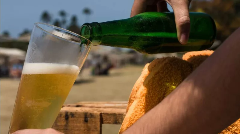 birra in spiaggia